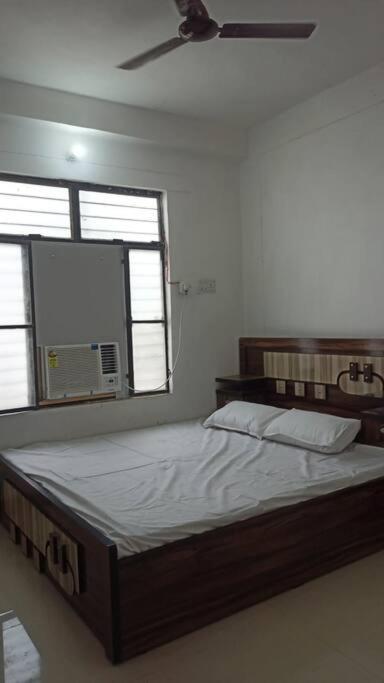 Sriram Homestay 01 Km To Sri Ram Mandir Ayodhya Eksteriør billede