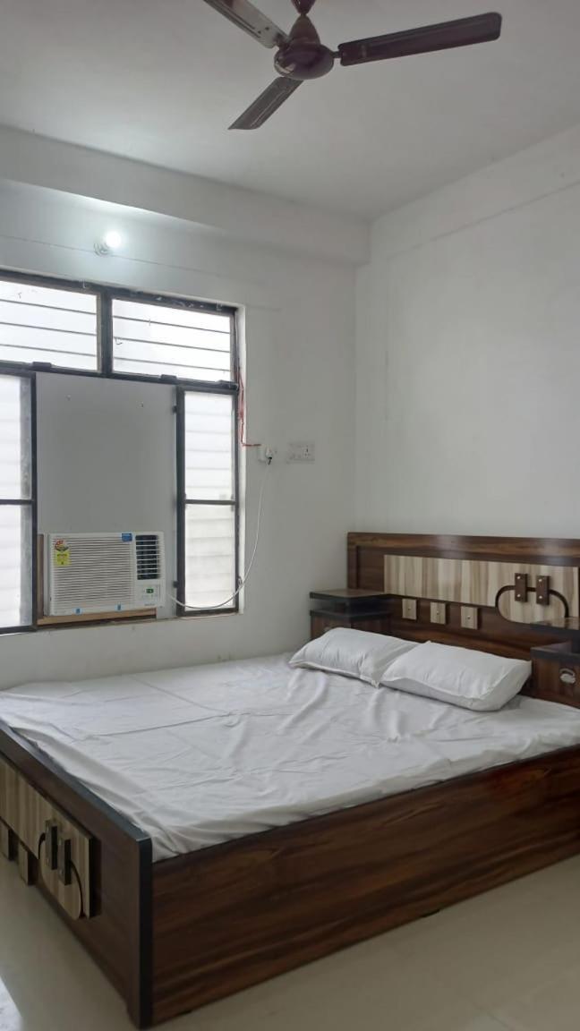 Sriram Homestay 01 Km To Sri Ram Mandir Ayodhya Eksteriør billede