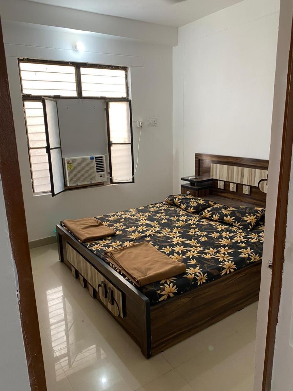Sriram Homestay 01 Km To Sri Ram Mandir Ayodhya Eksteriør billede